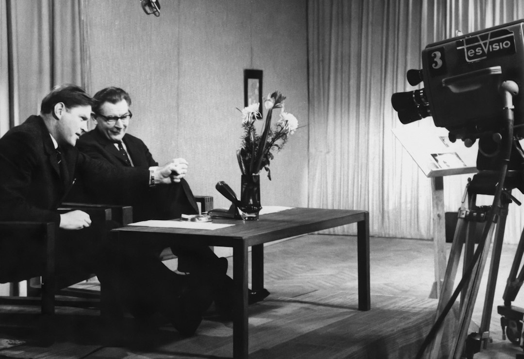 Photo trust in television journalists