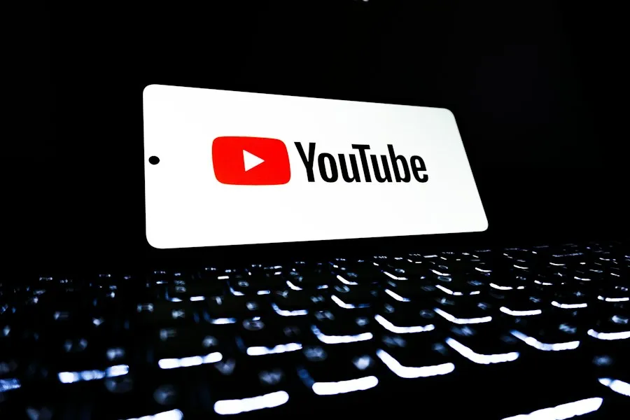 Photo video news overview